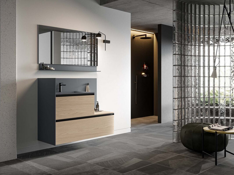 Bagno in materico rovere Virginia, top, fianco e schiena in Fenix NTM grigio bromo, maniglie in metallo nero
