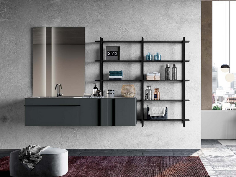 Bagno in laccato opaco grigio antracite, ripiani in essenza rovere carbone, top in gres Storm grigio, scaffalatura e maniglie in metallo nero