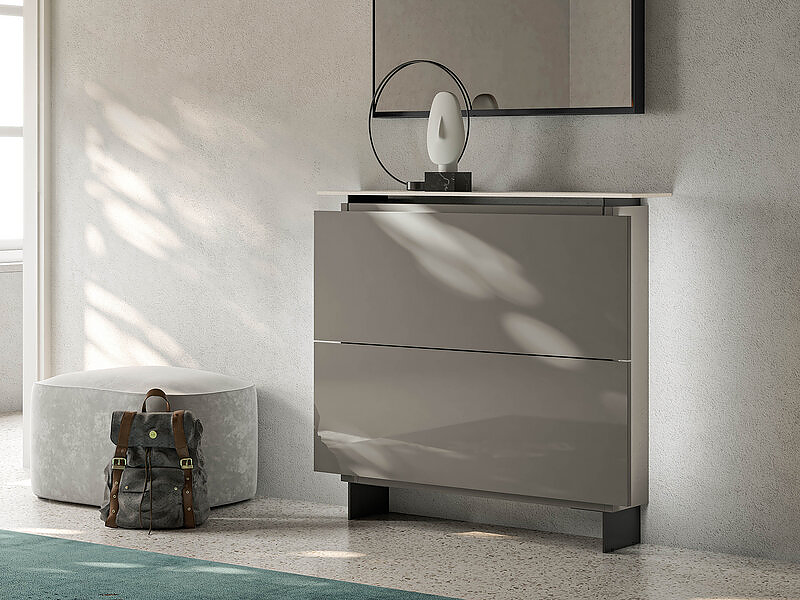 Scarpiera laccato lucido dark grey con top Pacific bianco e piedini Lama.
